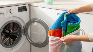 Using a specialized washing bag is a primary method for how to stop microplastics in laundry.